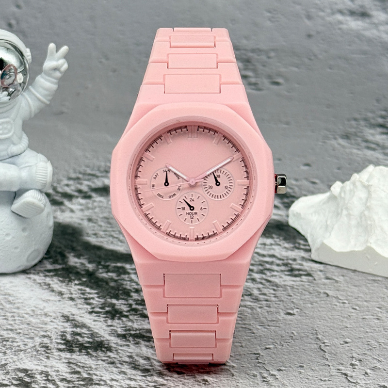 Famous Brand Fake Three-Eyed D - Luxury Watch Magazine review and price